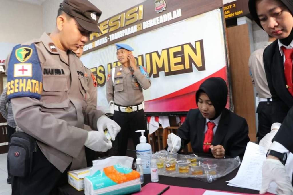 Harkitnas, 52 Anggota Polres Kebumen Dicek Urine, Berikut&nbsp;Hasilnya