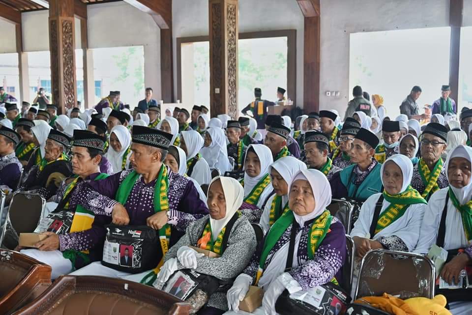 1.366 Calon Jamaah Haji Berangkat, Termuda Usia 18&nbsp;Tahun