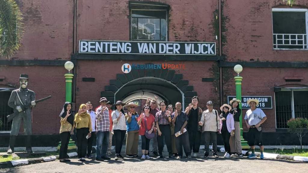 Datangi Benteng Van Der Wijck Gombong, Tim Visitasi Beri Masukan untuk BP Geopark&nbsp;Kebumen
