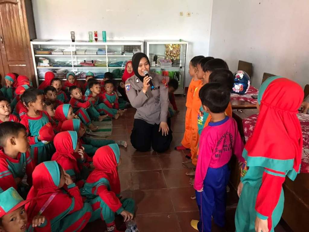 Polisi Sahabat Anak (Polsanak), Pendekatan dan Edukasi Sejak Dini ke&nbsp;Anak-anak