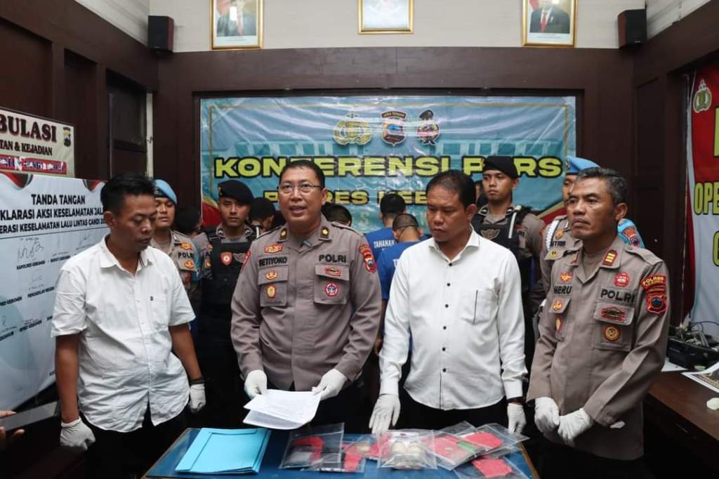 Barang Bukti 6,07 Gram Sabu dan 9 Tersangka Diamankan Sat Resnarkoba dalam Operasi&nbsp;Bersinar
