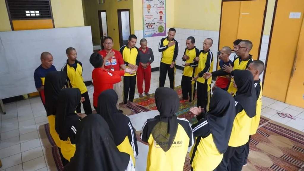 Berbagi Kebahagiaan bersama Pasien Rumah Singgah Dosaraso&nbsp;Kebumen