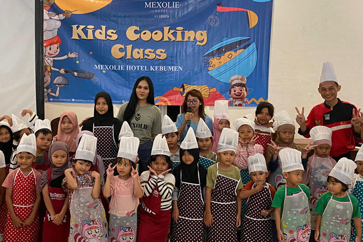 Isi Liburan Sekolah, 50 Anak Ikuti Kids Cooking Class di Mexolie Hotel Kebumen