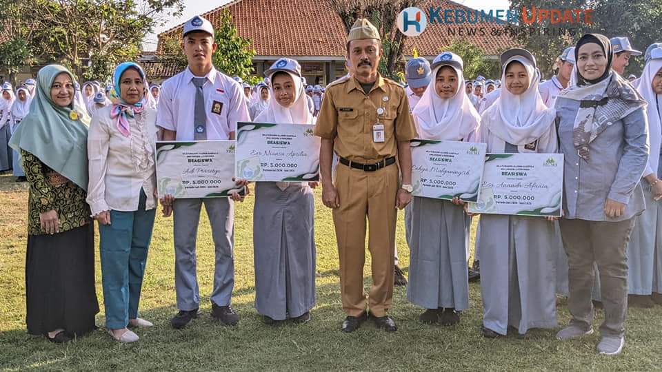 Hari Pertama MPLS di SMAN 2 Kebumen, 4 Peserta Didik Terima Beasiswa Sigma