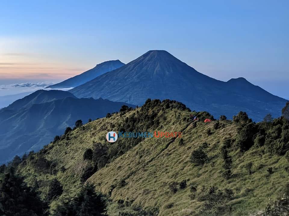 Naik Gunung Prau Jalur Wates, Ini Harga Tiket dan Tarif Jasa Ojeknya