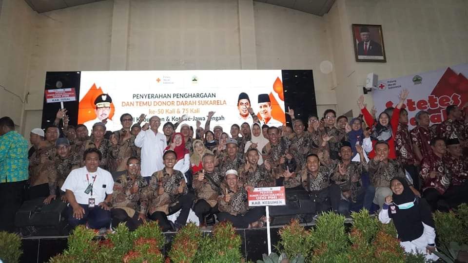 Puluhan Pendonor Sukarela Asal Kebumen Terima Penghargaan dari Gubernur&nbsp;Jateng