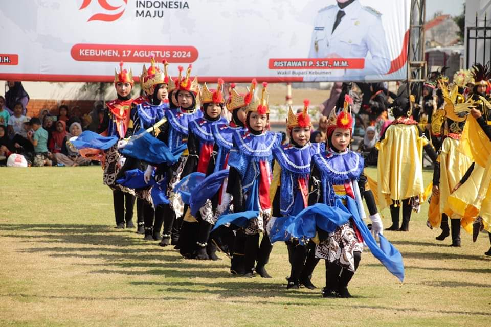 790 Penari Tampilkan Tari Kolosal di Pendopo&nbsp;Kabumian