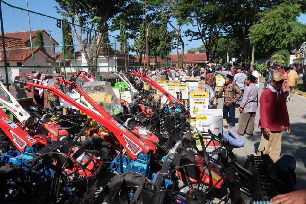 Hibah Alsintan Diberikan untuk 62 Gapoktan, Jenisnya&nbsp;Beragam