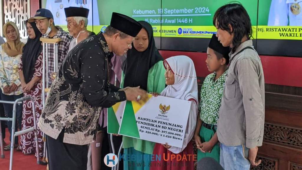 Baznas Kabupaten Kebumen Distribusikan Dana ZIS Tahap III Senilai Rp1,6&nbsp;Miliar
